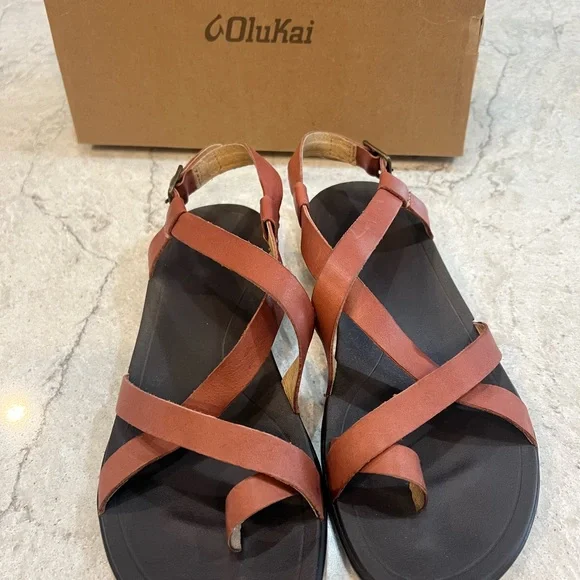 OluKai Upena Women’s 7 Cedarwood Flip Flop, Sandals Sludes - Picture 3 of 8